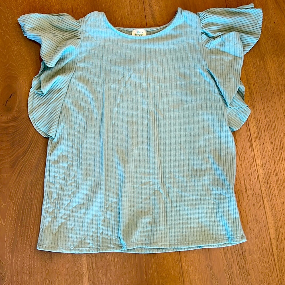 Flutter sleeve maternity top